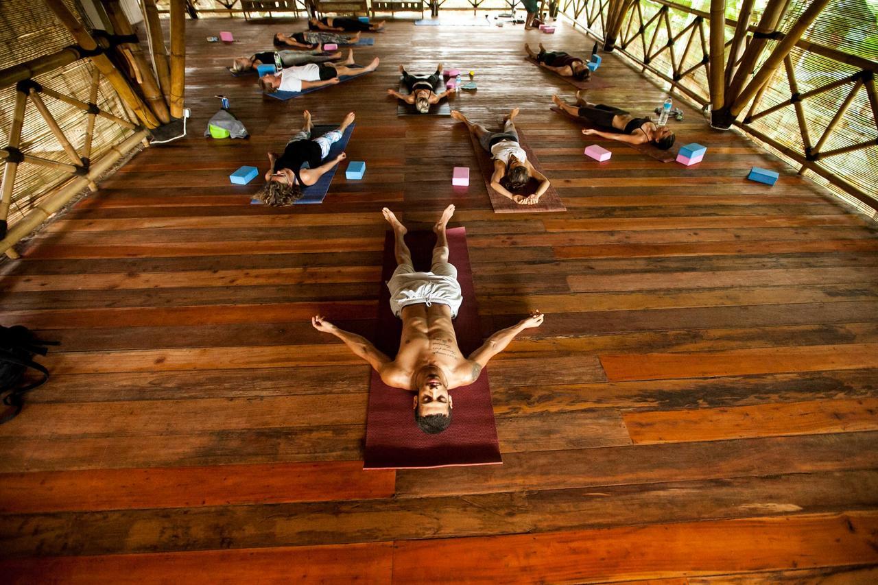 Flowers & Fire Yoga Garden Gili Air Eksteriør billede