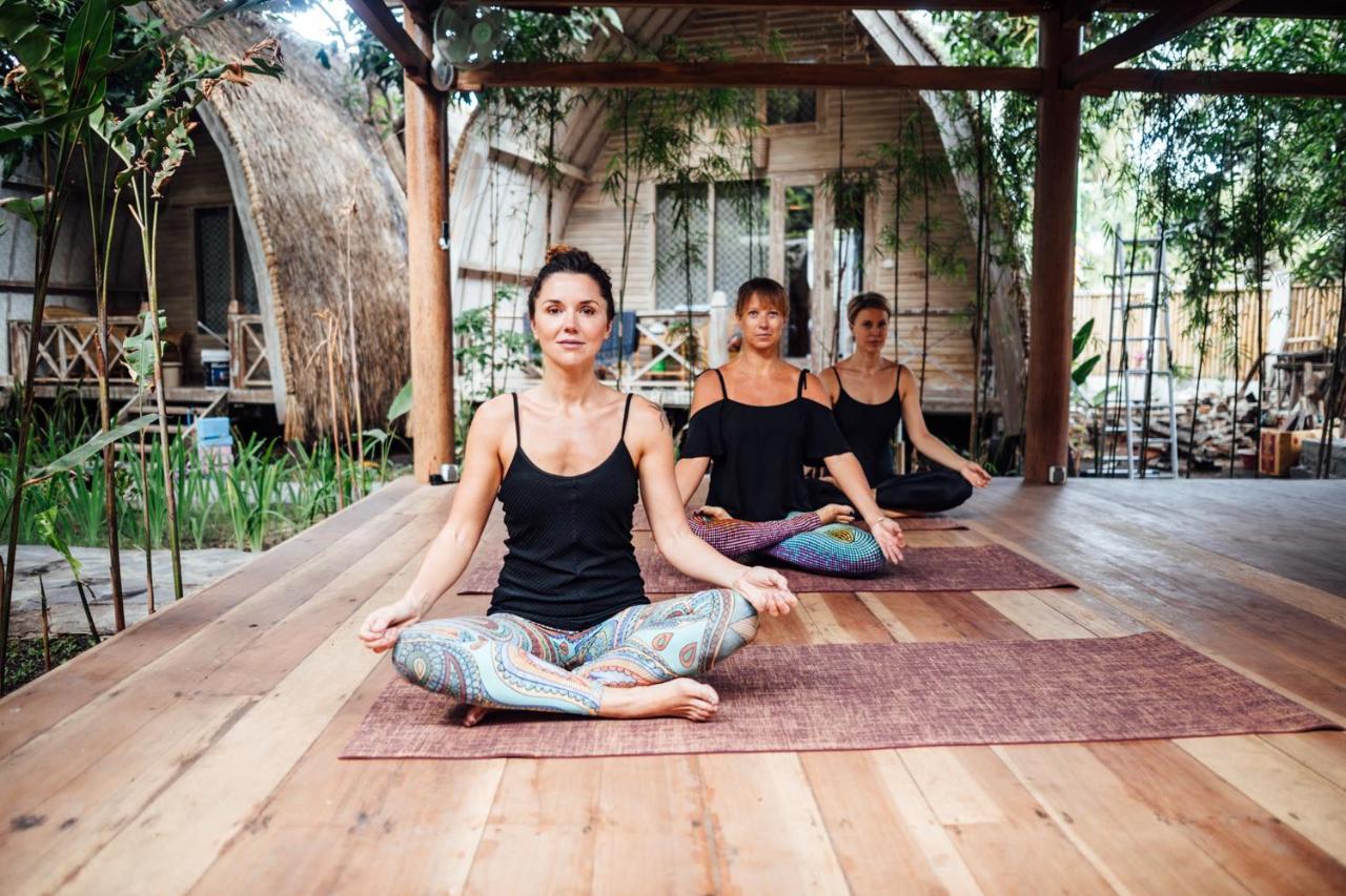 Flowers & Fire Yoga Garden Gili Air Eksteriør billede