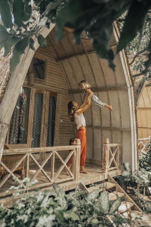 Flowers & Fire Yoga Garden Gili Air Eksteriør billede