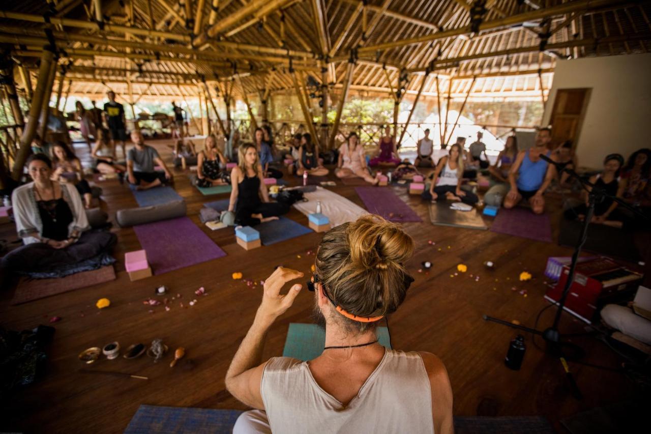 Flowers & Fire Yoga Garden Gili Air Eksteriør billede