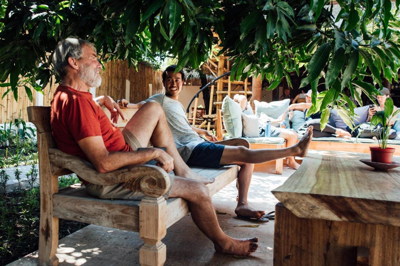 Flowers & Fire Yoga Garden Gili Air Eksteriør billede